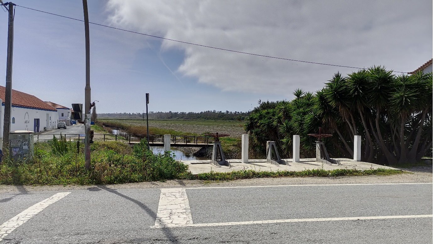 Weir system of Comporta, one of the discharge areas of the upper aquifer (photo by Tiago Martins)